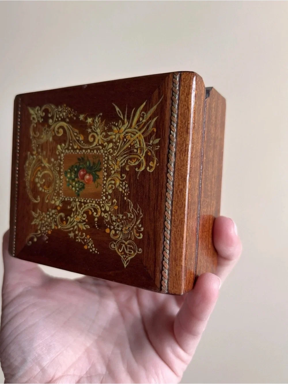 N/A beautiful trinket